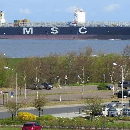 Lord Nelson 720 Apartman *